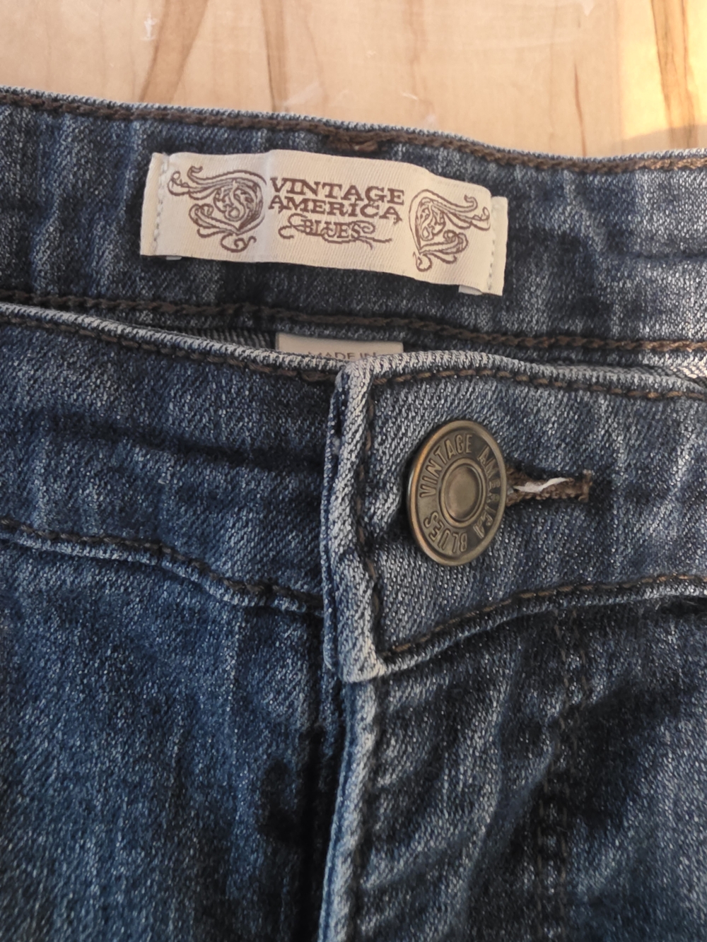 Vintage America Women's Blue Rolled-Hem Boyfriend Jeans Shorts - Picture 2 of 7